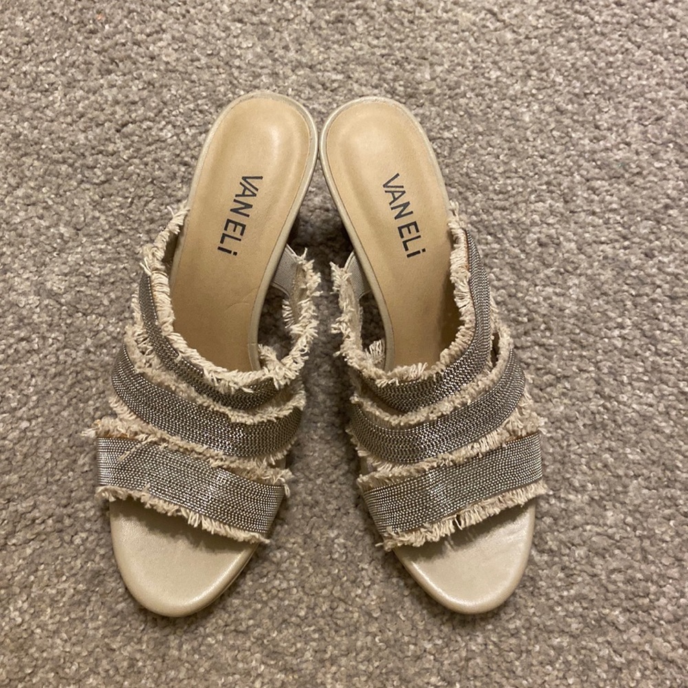Used Vaneli shoes size 6.5. In very good condition.
